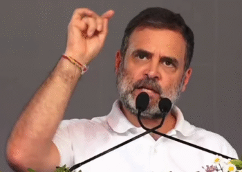 পাক গোলাবর্ষণে অনাথ হওয়া ২২ শিশুর লেখাপড়ার দায়িত্ব নিচ্ছেন রাহুল  