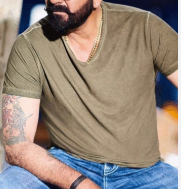 মৃত্যুর আগে ৭২ কোটি টাকার সম্পত্তি দিয়েছিলেন এক মহিলা ভক্ত, ফিরিয়ে দেন মুন্নাভাই