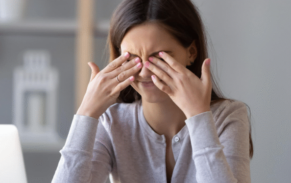 সারাক্ষণ এসিতে থাকলে হতে পারে কোন রোগ? সাবধান হন উপসর্গ দেখে