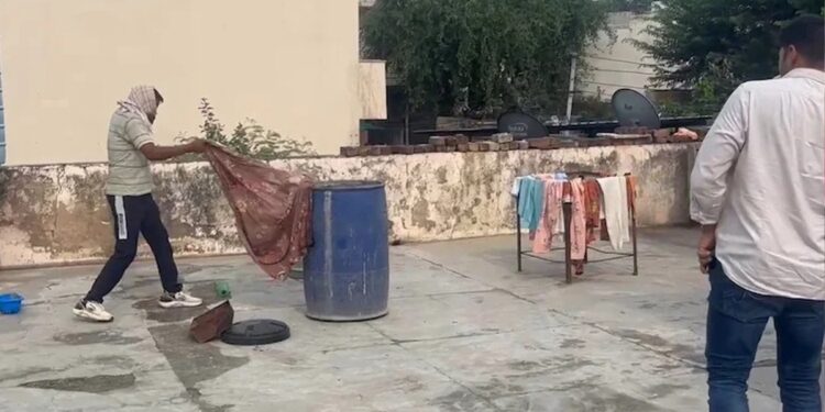 মধ্যরাতে মধ্যমগ্রামের বিস্ফোরণে মৃত্যু উত্তরপ্রদেশের যুবকের