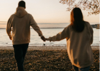 সহকর্মীকে ‘ডেটে’র ব্যবস্থা করে দিলেই আর্থিক পুরস্কার! কর্মীদের জন্য প্রযুক্তি সংস্থার অভিনব ‘কল্যাণ প্রকল্প’