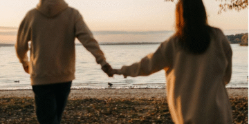 সহকর্মীকে ‘ডেটে’র ব্যবস্থা করে দিলেই আর্থিক পুরস্কার! কর্মীদের জন্য প্রযুক্তি সংস্থার অভিনব ‘কল্যাণ প্রকল্প’