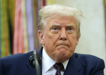 গাঁজা সেবনে নিশেধাজ্ঞা শিথিল করবে আমেরিকা? ঘনিষ্ঠ মহলে ট্রাম্পের মন্তব্যে জল্পনা