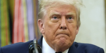 গাঁজা সেবনে নিশেধাজ্ঞা শিথিল করবে আমেরিকা? ঘনিষ্ঠ মহলে ট্রাম্পের মন্তব্যে জল্পনা