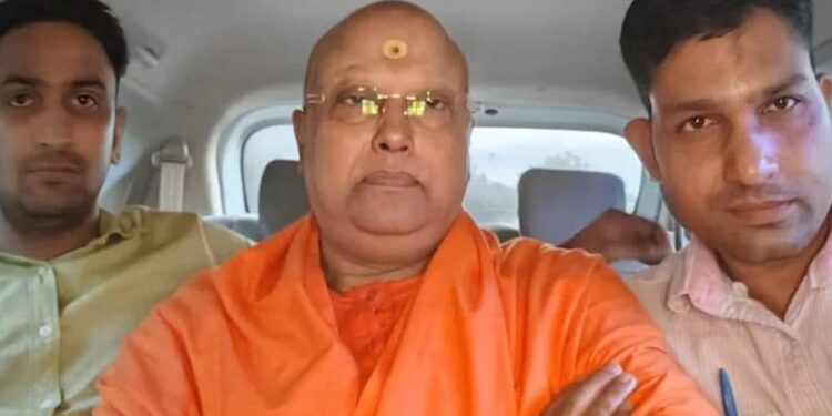 আগ্রার হোটেল থেকে গ্রেফতার যৌন হেনস্তার অভিযোগে পলাতক ‘বাবা’ স্বামী চৈতন্যানন্দ সরস্বতী ওরফে স্বামী পার্থসারথি