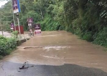 তমুল দুর্যোগ বিধ্বস্ত উত্তরবঙ্গ! বিচ্ছিন্ন সিকিম-কালিম্পং, বিপদসীমার ওপরে বহু নদী, দার্জিলিঙে ধসে মৃত ১৭! সোমবার উত্তরবঙ্গ যাচ্ছেন মুখ্যমন্ত্রী