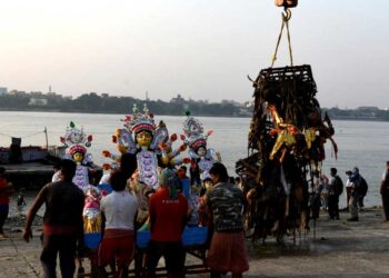 দুর্গা বিসর্জনে প্রস্তুত কলকাতা, ঘাটে ঘাটে বিশেষ নজরদারি কলকাতা পুলিশ ও কলকাতা পুরসভার