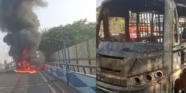 বিদ্যাসাগর সেতুতে আগুনে পুড়ে ছাই বাস! রক্ষা যাত্রীদের, তীব্র যানজট