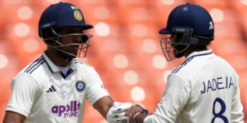 আন্তর্জাতিক ক্রিকেটে প্রথম সেঞ্চুরি! কিংবদন্তি প্রাক্তনদের ছুঁলেন