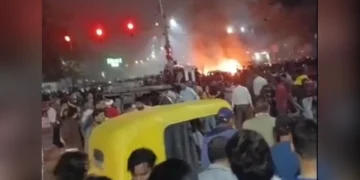 দিল্লি বোমা বিস্ফোরণে আহত কিন্তু এখনও সাহসী: পেটে ধাতু আটকে থাকা অবস্থায় অটো চালক নিজেই গাড়ি চালিয়ে হাসপাতালে ভর্তি I